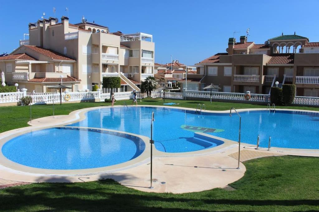 Apartament Z Duzym Tarasem Na Pieknym Osiedlu Orihuela Buitenkant foto