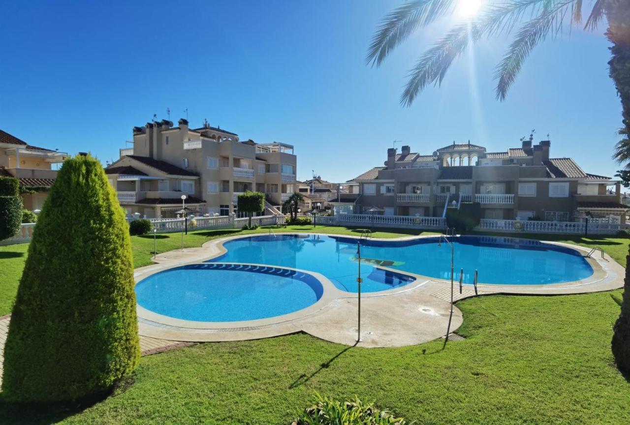 Apartament Z Duzym Tarasem Na Pieknym Osiedlu Orihuela Buitenkant foto
