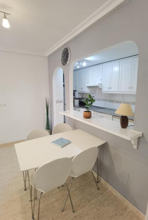 Apartament Z Duzym Tarasem Na Pieknym Osiedlu Orihuela Buitenkant foto