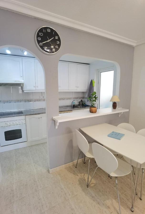 Apartament Z Duzym Tarasem Na Pieknym Osiedlu Orihuela Buitenkant foto