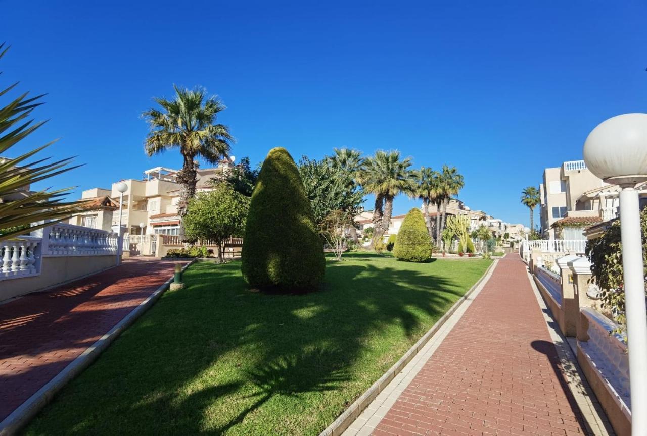 Apartament Z Duzym Tarasem Na Pieknym Osiedlu Orihuela Buitenkant foto